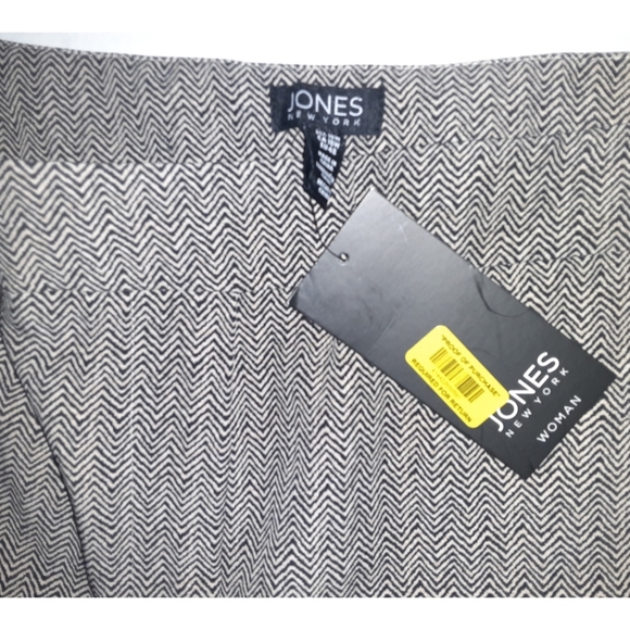 Jones New York Plus Size Herringbone Sandstone Wide-Leg Cullotes - Picture 7 of 13